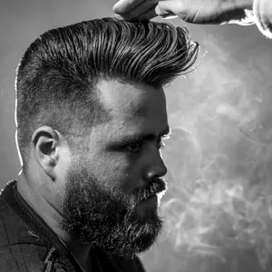 Imagem de capa para o Curso online Step by Step PsychoBilly Quiff | Barbearia 8 de Setembro