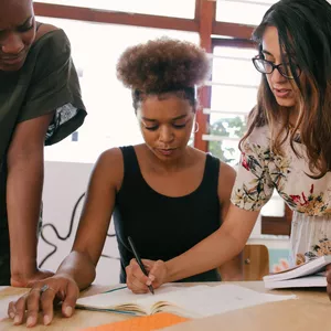 Imagem de capa para o Ebook Estratégias Práticas para Empreender
