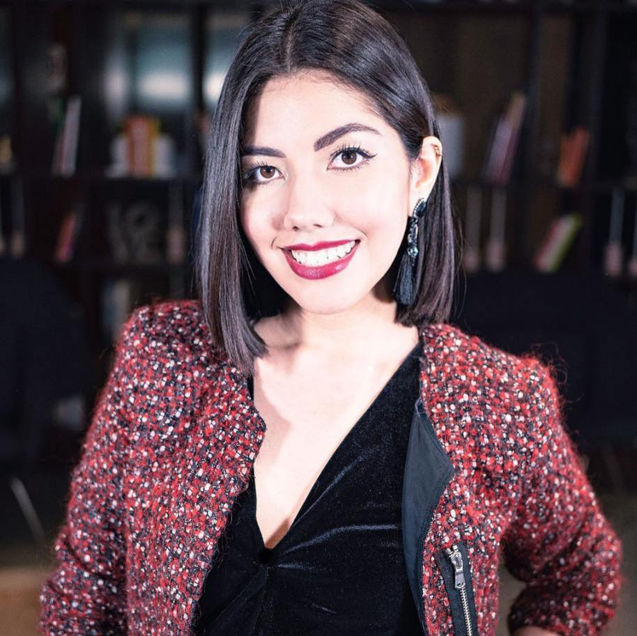 Adriana Velázquez