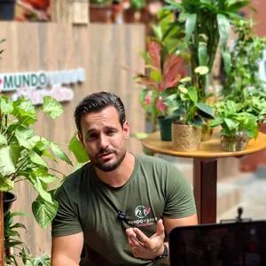 Imagem do curso Cultivo de Plantas em Água de Forma Simples