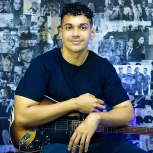 Imagem de capa para o Curso online Academia de Guitarra Vista Lima