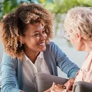 Imagem de Curso de cuidador de idoso 120 horas + aulas de Inglês criado por Enfermeira Roberta Santos na hotmart