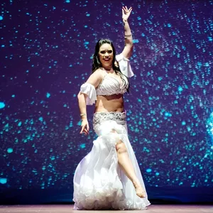 Imagem de capa para o Curso online Curso completo de Dança do Ventre para iniciantes - Professora Carolina Carvalho