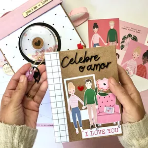 Imagem de capa para o Curso online Aula Mini Álbum na caixa câmera