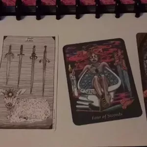 Imagen de portada para Curso online 🔮 Tarot Madrid: Descubre tu futuro con lecturas de tarot precisas y confiables en la capital española. 🇪🇸