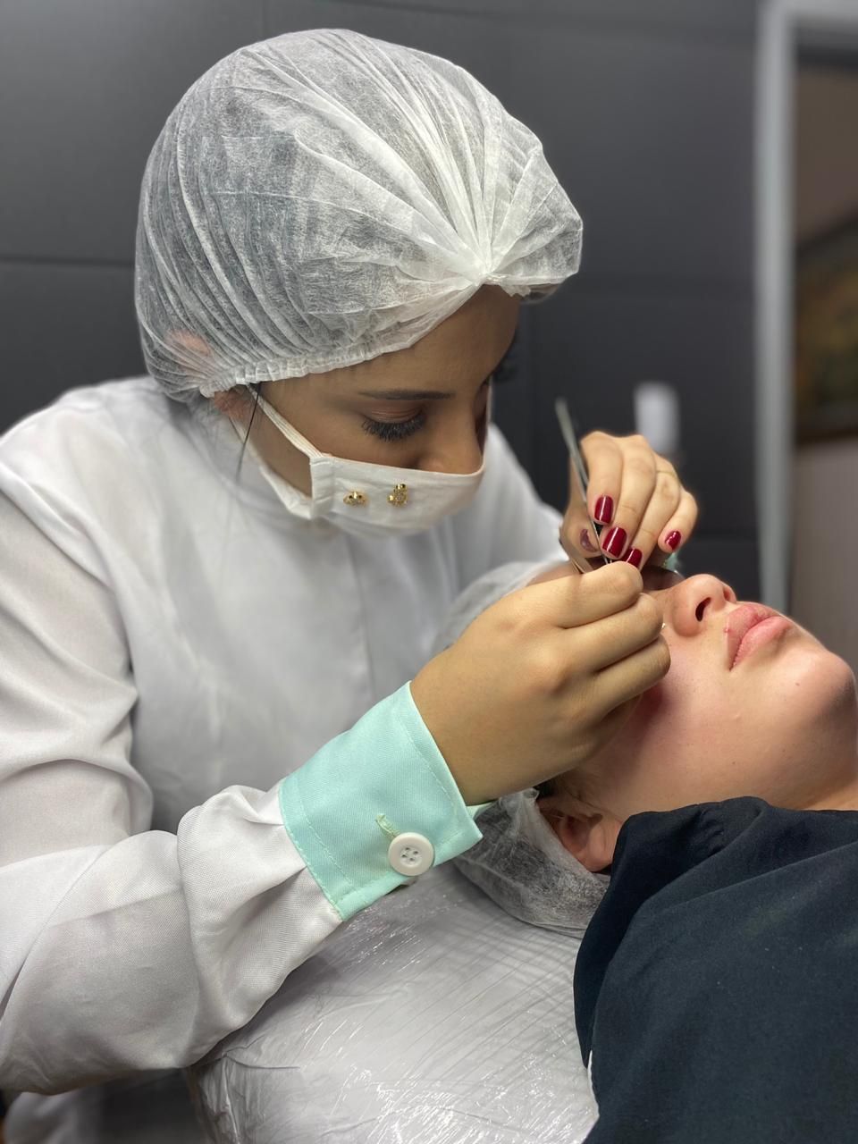 Imagem de Curso completo alongamento de cilios criado por Kethurry na hotmart