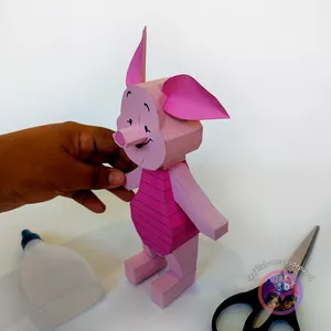 Imagem de capa para o Ebook Leitão (desenho ursinho Pooh) - Boneco de papel papertoy