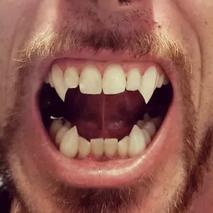 Imagem de capa para o Curso online Próteses dentárias para caracterização