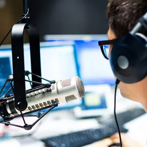 Imagem de capa para o Curso online Operador de Podcast