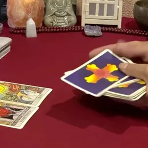 Imagen de portada para Curso online 🌟 Descubre el Poder del Tarot con Carmelo Vidente Pamplona 🌟