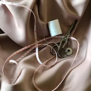 Imagen de portada para Ebook Aprende a crear tu propia ropa: Curso de iniciación a la costura