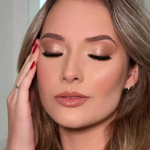 Imagem de capa para o Curso online Make Express: Maquiagem Rápida para o Dia a Dia