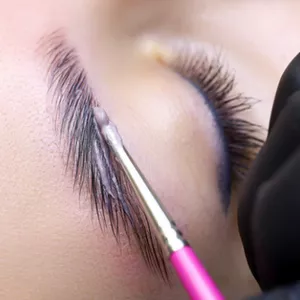 Imagem de Combo Lash Lifting + Design de Sobrancelhas + Bônus Depilação com linha criado por Karine Buski Tricologista na hotmart