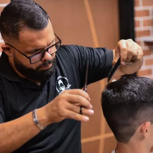 Imagem de capa para o Curso online BARBEARIA QUE SUSTENTA - Aprenda do zero.