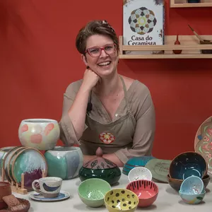 Imagem de capa para o Curso online Técnicas Decorativas para Cerâmica! 