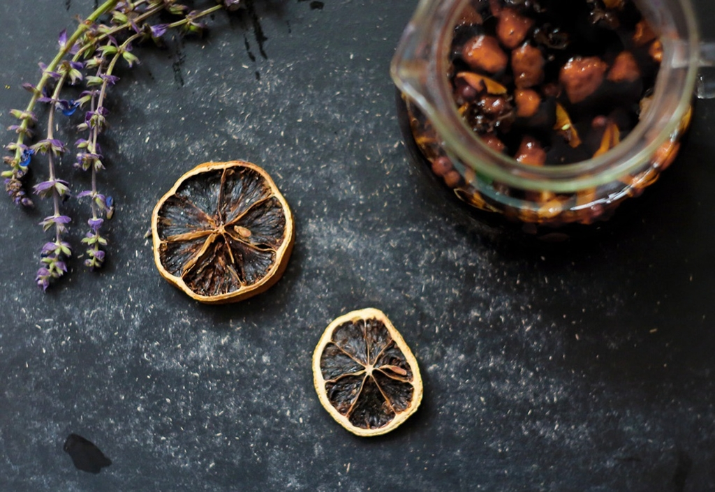 Curso Chás e Infusões com Ervas - Tea Blending com Gabi Pastro