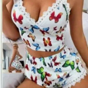 Imagen de portada para Ebook conjunto de pijama mariposas