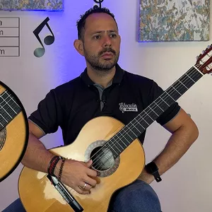 Imagen de portada para Curso online Ejercicios y Arpegios: Entrenamiento Intensivo para Ambas Manos