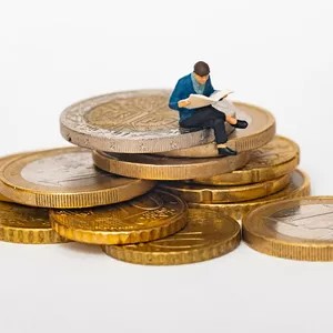 Imagen de portada para Ebook Estrategias efectivas de ahorro: Transforma tus finanzas en un mes