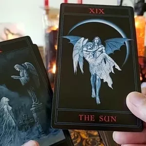 Imagen de portada para Curso online 🔮 Consulta de Tarot con Eva Delattre en España ☎️