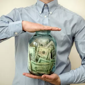 Imagem de capa para o Curso online 10 PASSOS PARA JUNTAR 10 MIL REAIS SAINDO do ZERO