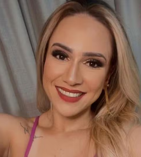 Camila, 34 anos