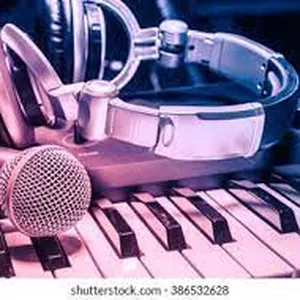 Imagem do curso Pacote com 10 musicas românticas. 