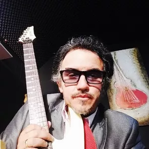 Imagem de capa para o Curso online GUITAR IN CONCERT "2" COM MAESTRO EZEQUIEL MATOS