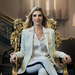 Imagem de capa para o Curso online PÁLPEBRAS EVOLUTION: Do básico à correção de retrações - Sua jornada completa na Cirurgia Palpebral.