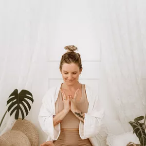 Imagem de capa para o Curso online Be Yoga - Amanda 