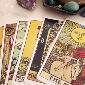 Imagem de capa para o Serviço online Mandala Astrológica - Previsões do Tarot para 2025