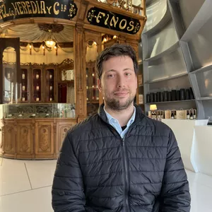 Imagem de capa para o Curso online Concierge Mania de Vinho 