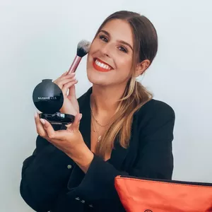 Imagem de capa para o Curso online Descomplicando Maquilhagem - Mundo da Automaquilhagem