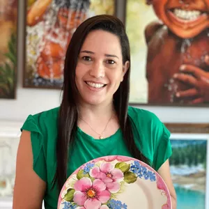 Imagem de capa para o Curso online Pintura em porcelana e madeira