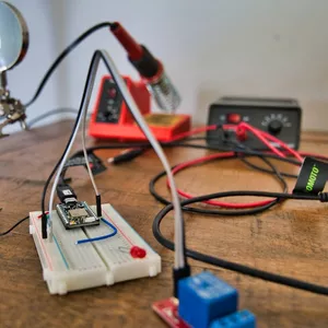 Imagem de capa para o Ebook Fundamentos de Elétrica para Iniciantes: Guia Completo