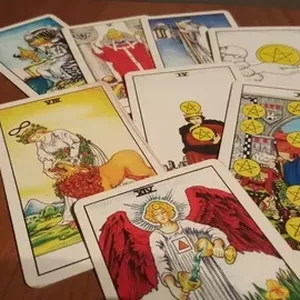 Imagen de portada para Curso online Leer Cartas En Linea: Descubre tu destino con lecturas de tarot en línea.
