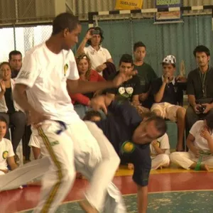 Imagem de capa para o Curso online CAPOEIRA História e Toques de Berimbau