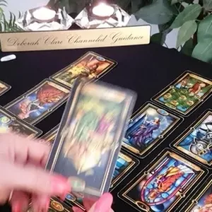 Imagen de portada para Curso online ¡Tu Futuro en Cartas 🌟 Gratis! 🔮
