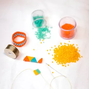 Imagen de portada para Curso online Creación de anillos tejidos con mostacillas en técnica Peyote 