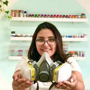 Imagem de capa para o Curso online Curso para iniciantes na Resina Epóxi - Flora Ensina 