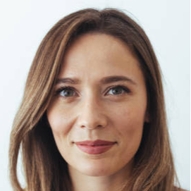 Fernanda R.