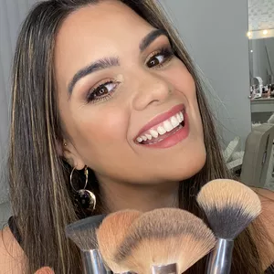 Imagem de capa para o Curso online Aprendendo a me maquiar com Sara Moura