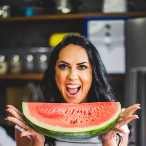 Imagem de capa para o Ebook 100 Receitas Fit by Graciele Lacerda