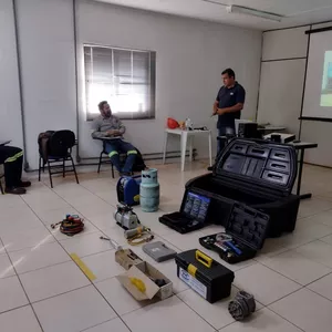 Imagem de capa para o Ebook INTRODUÇÃO A CLIMATIZAÇÃO AUTOMOTIVA