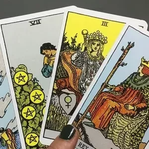 Imagen de portada para Curso online Tirada De Cartas Por Fecha De Nacimiento Gratis 🌟