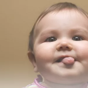 Imagem de capa para o Ebook Como saber se meu bebê tem língua presa