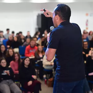 Imagem de capa para o Curso online Obras de Filosofia UFSC 2026