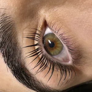 Imagem de capa para o Curso online Lash lifting e Brow lamination sem erro 