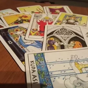 Image de couverture pour le Cours en ligne Explorez Votre Destin avec un Voyant Africain à Paris 🌟