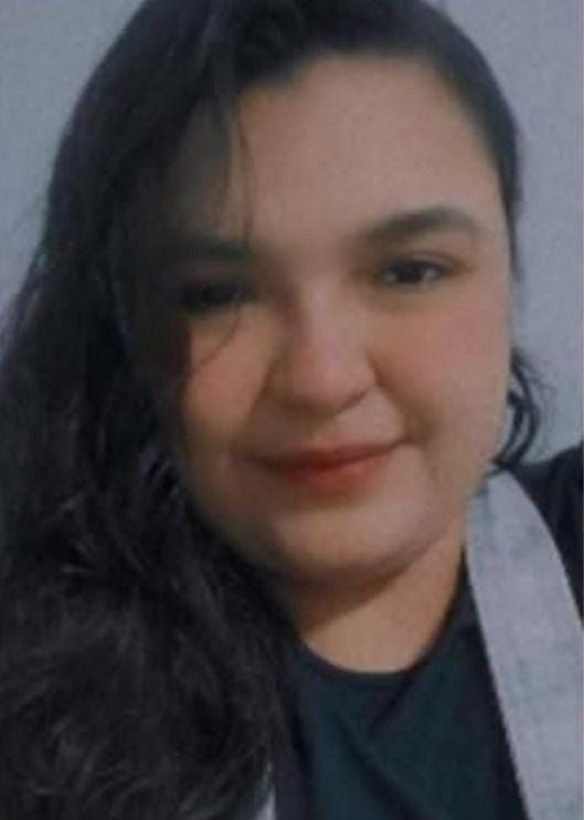 Mariana C. | 25